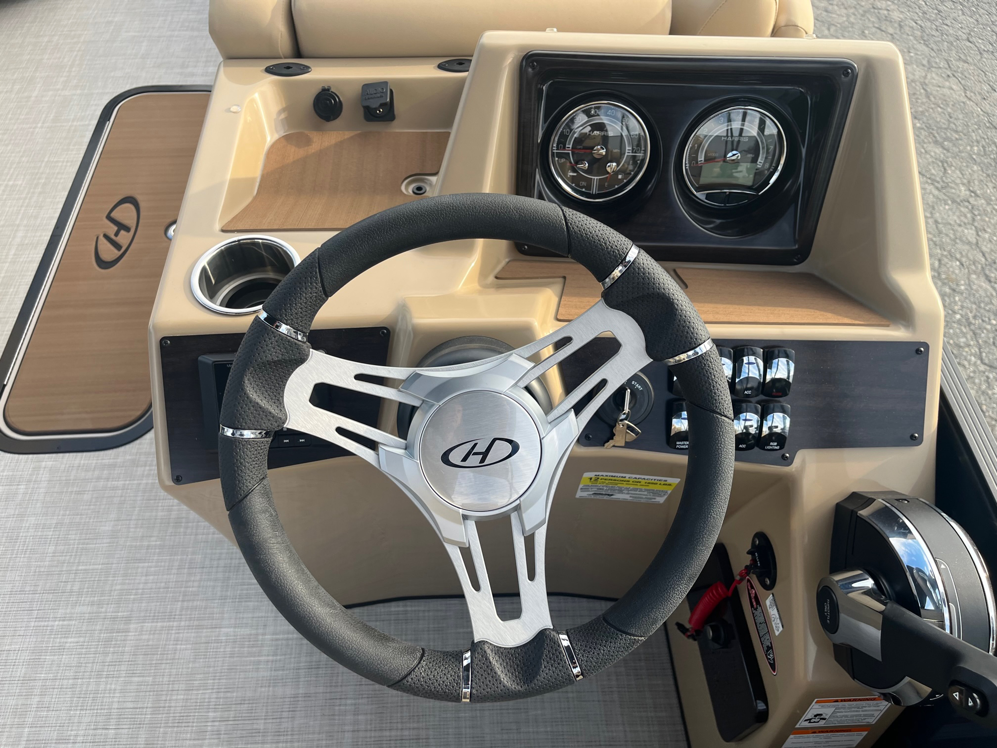 2023 Harris Sunliner 230 with 200HP Mercury - Photo 15